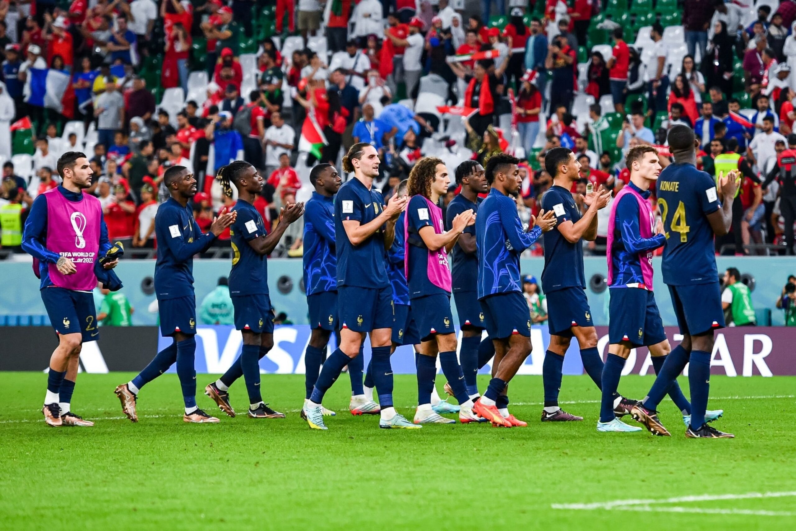 تقدمت فرنسا إلى الأدوار الإقصائية رغم خسارتها مباراتها الأخيرة في دور المجموعات أمام تونس
