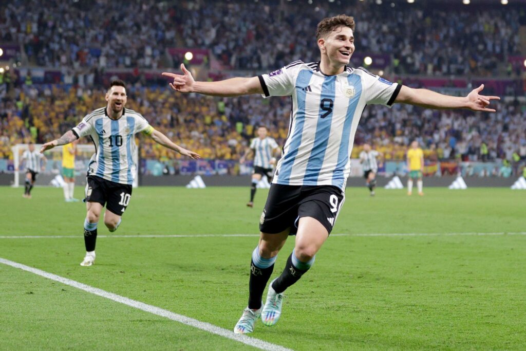 سجل جوليان الفاريز هدف الأرجنتين الثاني