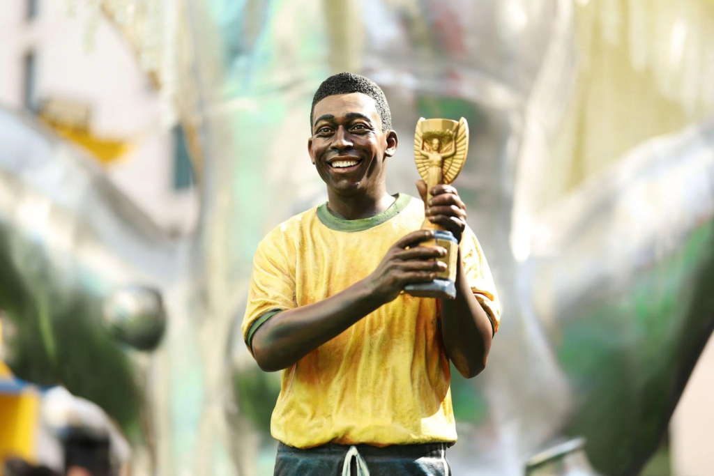 تم عرض تمثال بالحجم الطبيعي لأسطورة كرة القدم البرازيلية بيليه خلال حدث كونميبول لتكريم بيليه في الدوحة، قطر، الأحد، 11 ديسمبر، 2022.