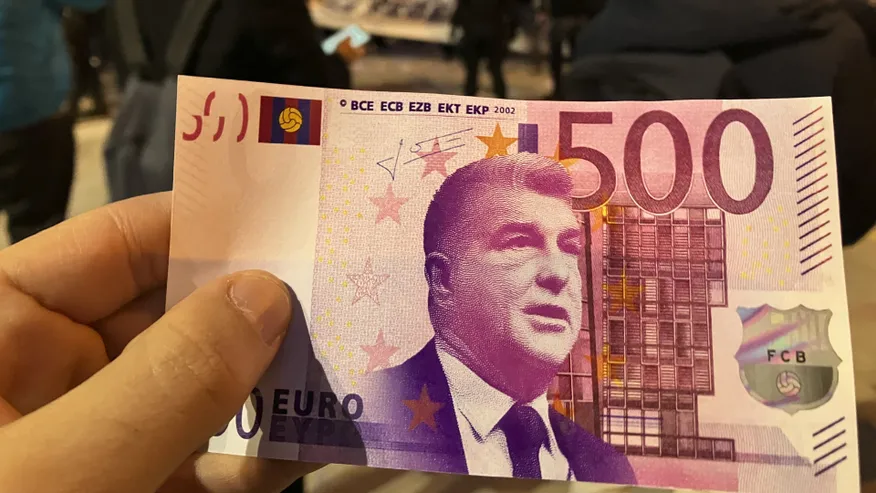 أوراق نقدية مزيفة بقيمة 500 يورو عليها وجه لابورتا