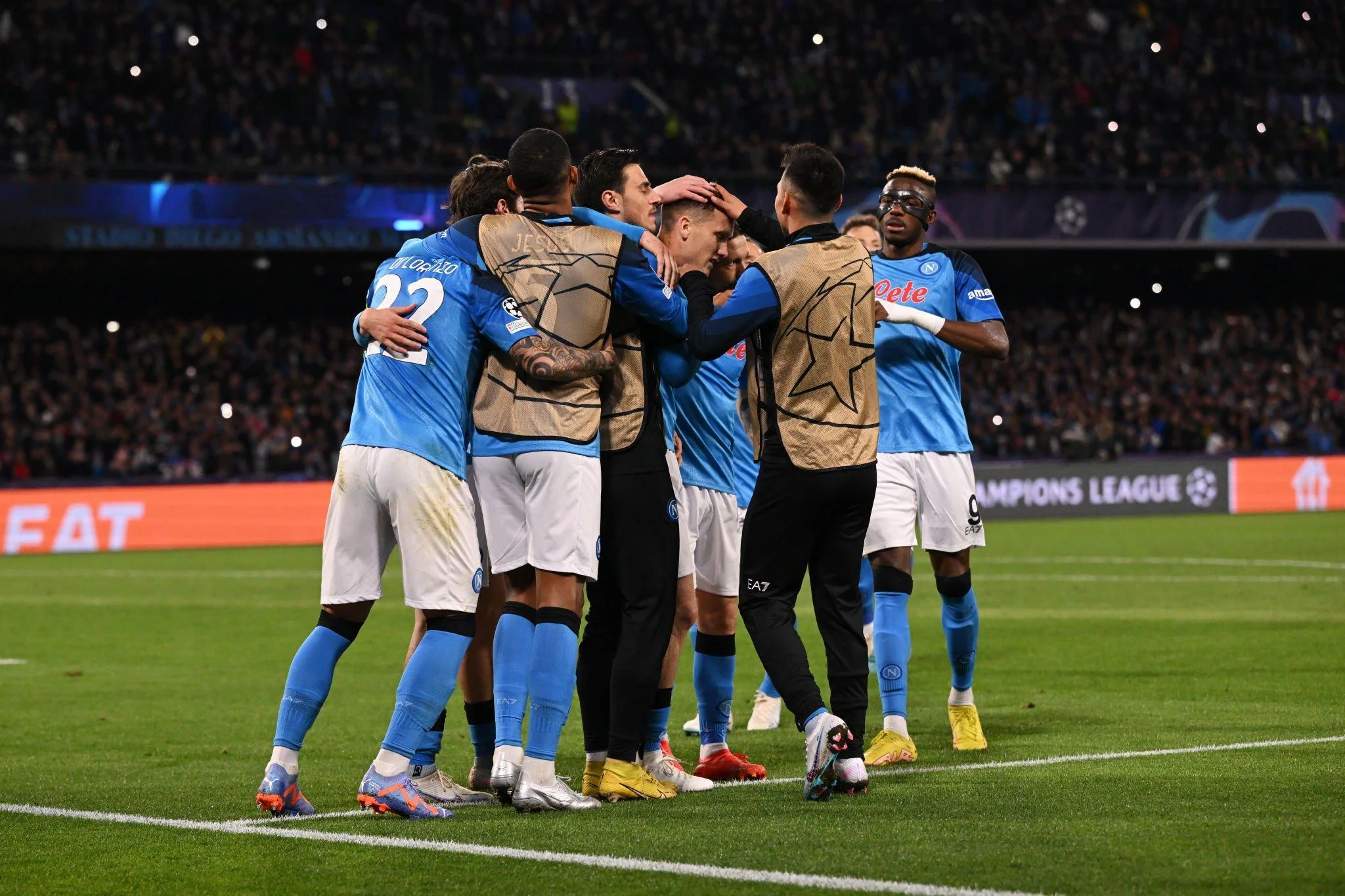 نابولي يعبر إلى ربع نهائي دوري أبطال أوروبا للمرة الأولى في تاريخه