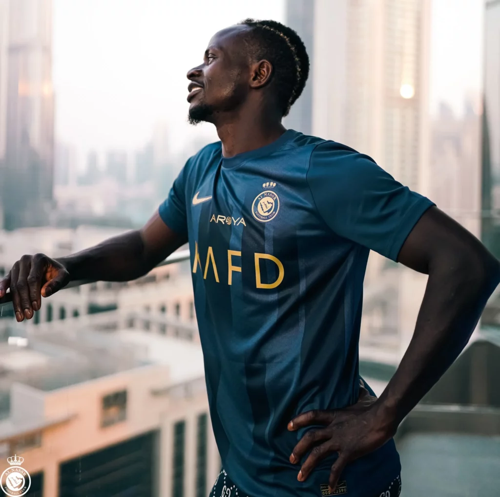 ساديو ماني بقميص النصر الثاني