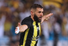 أعلن نادي الاتحاد غياب مهاجمه الفرنسي كريم بنزيما بسبب الإصابة